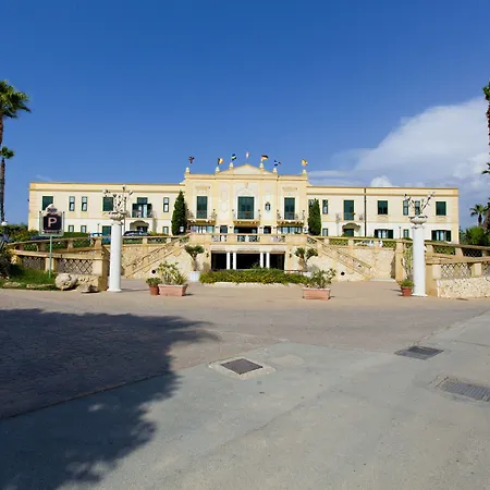 Delfino Beach - Cdshotels Отель 4*